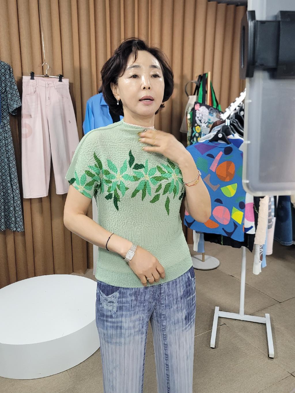 플리츠 나뭇잎TS